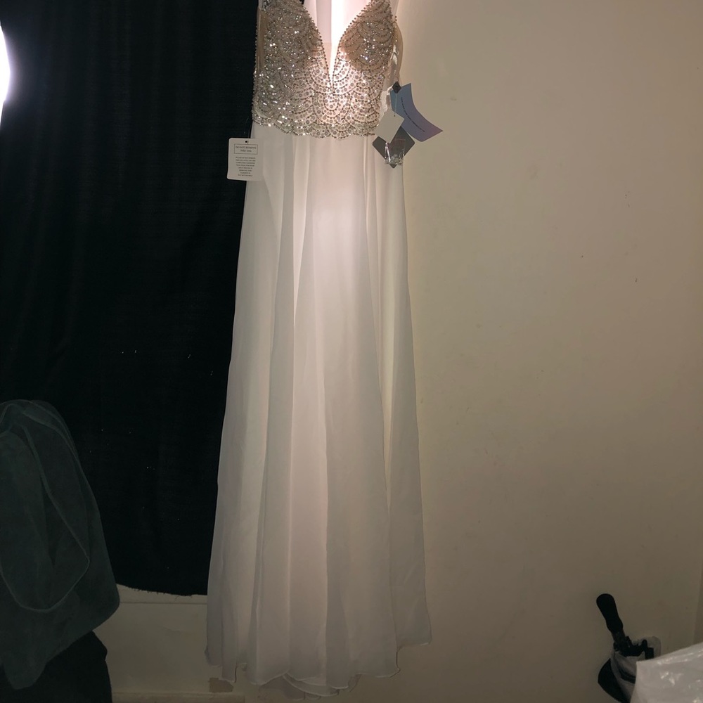 UNWORN Bridesmaid/Prom Dress